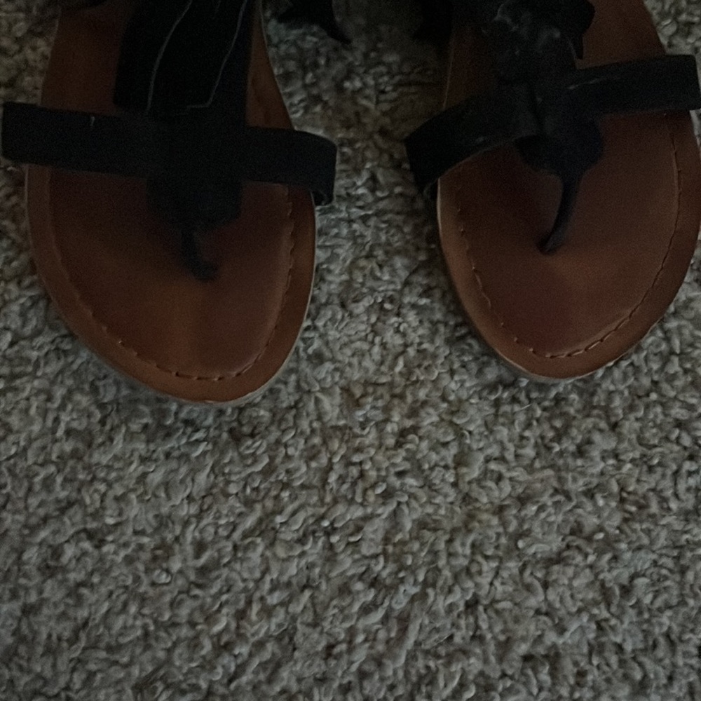 Girl size 2 black sandals - Picture 2 of 3